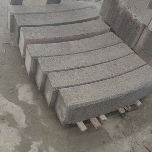 张家界芝麻白弧形路牙石