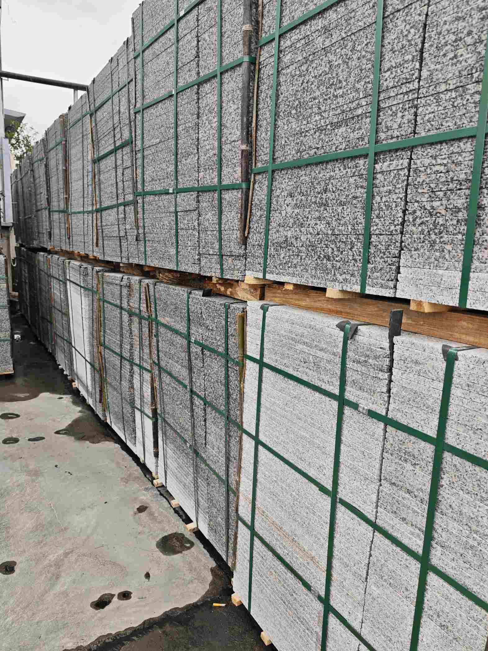 张家界芙蓉白地铺石，石材地铺石